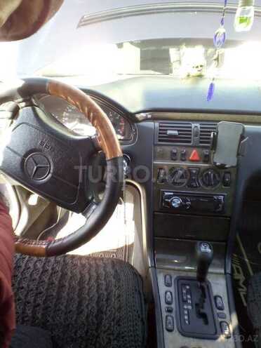 Mercedes E 220 1998, 450,956 km - 2.2 l - Beyləqan