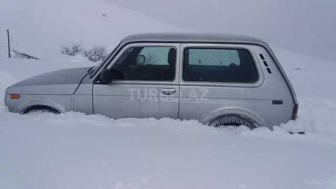 LADA (VAZ) Niva 2002, 178,000 km - 1.7 l - Lerik