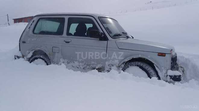 LADA (VAZ) Niva 2002, 178,000 km - 1.7 l - Lerik