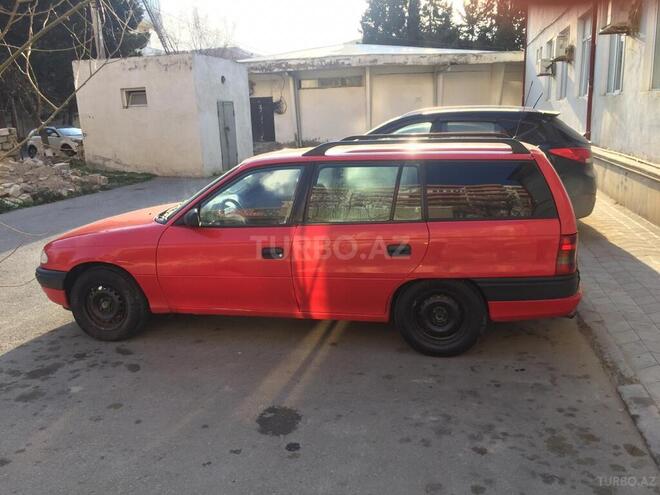 Opel Astra 1996, 290,000 km - 1.6 l - Sumqayıt
