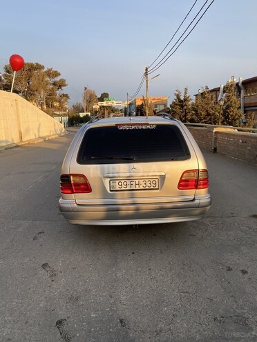 Mercedes E 220 2002, 467,000 km - 2.2 l - Bakı