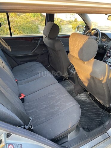 Mercedes E 220 2002, 467,000 km - 2.2 l - Bakı