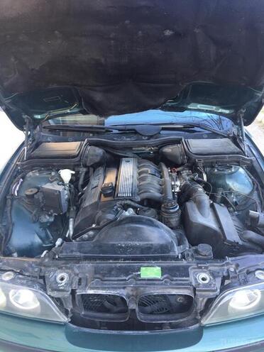 BMW 523 1997, 318,000 km - 2.5 l - Sumqayıt
