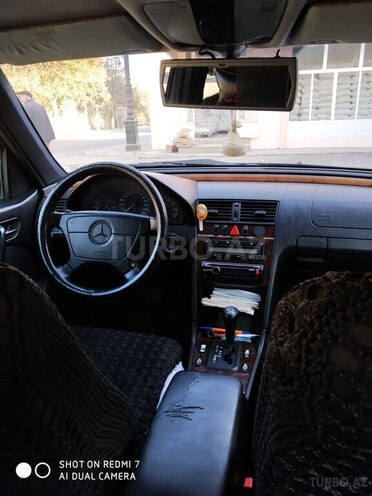 Mercedes C 240 1998, 304,000 km - 2.4 l - Şamaxı