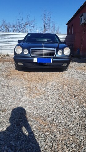 Mercedes E 230 1996, 335,000 km - 2.3 л - Bərdə