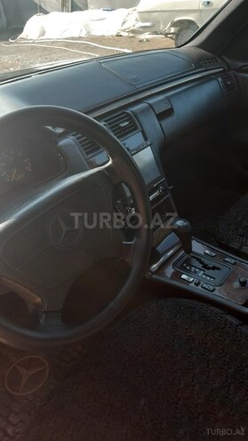 Mercedes E 230 1996, 335,000 km - 2.3 л - Bərdə