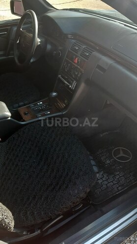 Mercedes E 230 1996, 335,000 km - 2.3 л - Bərdə