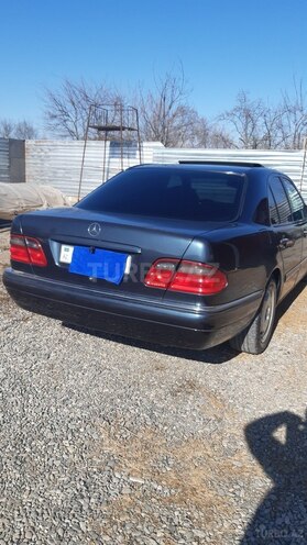 Mercedes E 230 1996, 335,000 km - 2.3 л - Bərdə