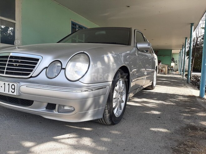 Mercedes E 280 2000, 247,068 km - 2.8 л - Göyçay