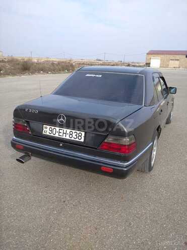 Mercedes E 220 1990, 300,000 km - 2.2 л - Bakı