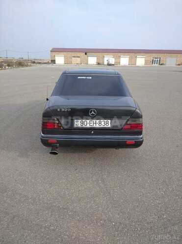 Mercedes E 220 1990, 300,000 km - 2.2 л - Bakı