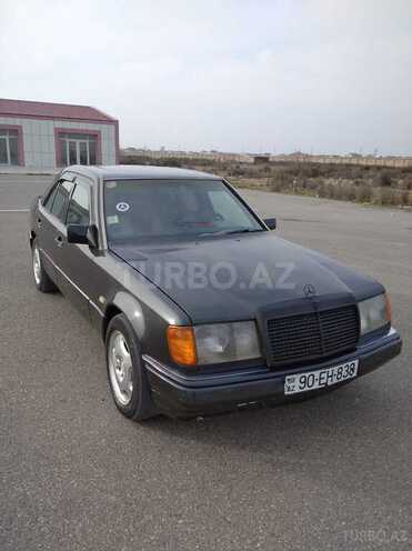 Mercedes E 220 1990, 300,000 km - 2.2 л - Bakı