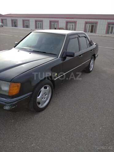 Mercedes E 220 1990, 300,000 km - 2.2 л - Bakı