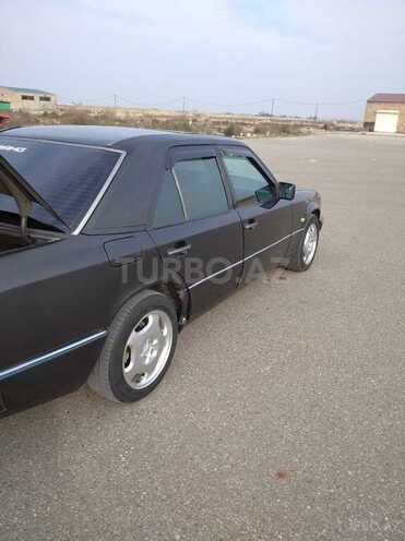 Mercedes E 220 1990, 300,000 km - 2.2 л - Bakı