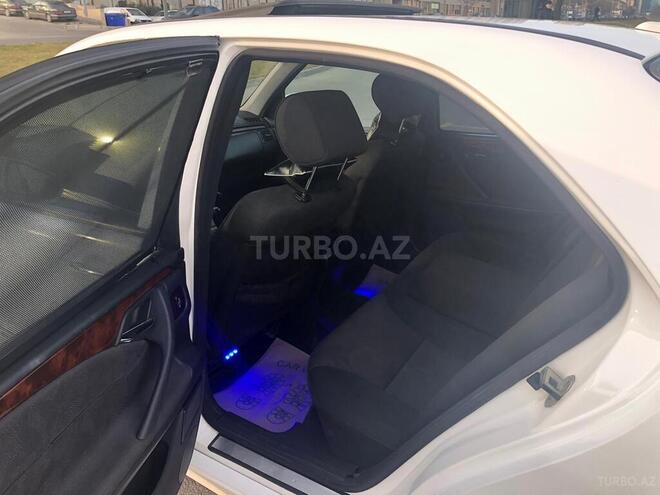 Mercedes E 220 2001, 300,000 km - 2.2 l - Bakı