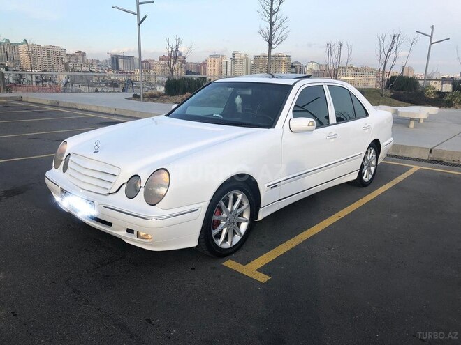 Mercedes E 220 2001, 300,000 km - 2.2 l - Bakı