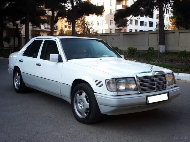 Mercedes E 300 1992, 250,000 km - 3.0 l - Bakı