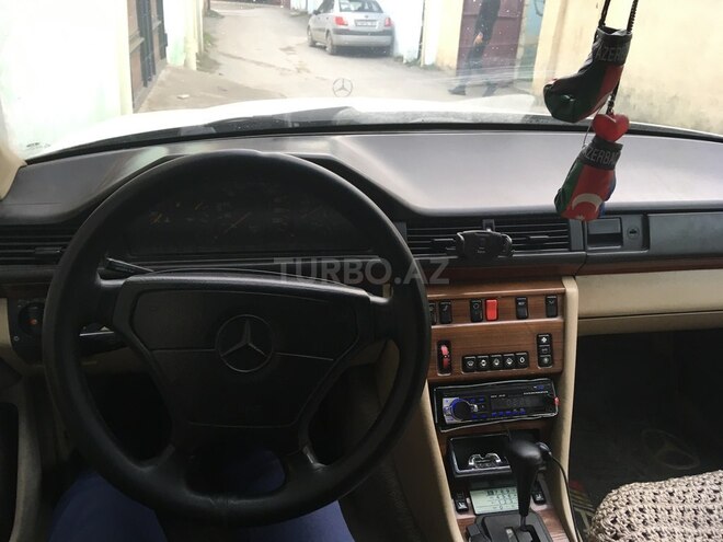 Mercedes E 300 1992, 250,000 km - 3.0 l - Bakı