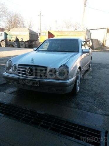 Mercedes E 240 1998, 300,000 km - 2.4 l - Kürdəmir