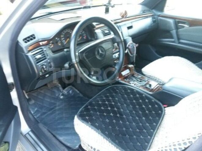 Mercedes E 240 1998, 300,000 km - 2.4 l - Kürdəmir