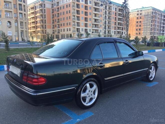 Mercedes E 220 2001, 325,000 km - 2.2 l - Sumqayıt