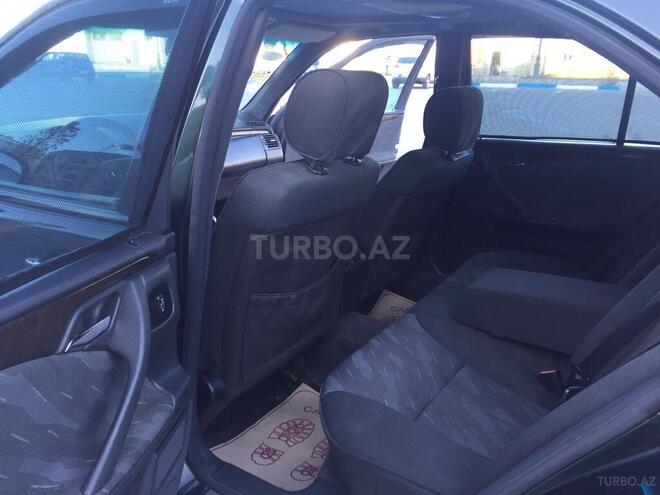 Mercedes E 220 2001, 325,000 km - 2.2 l - Sumqayıt