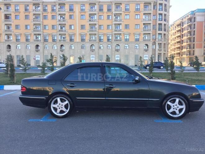 Mercedes E 220 2001, 325,000 km - 2.2 l - Sumqayıt
