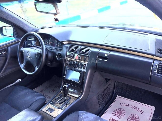 Mercedes E 220 2001, 325,000 km - 2.2 l - Sumqayıt