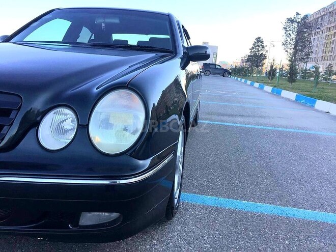 Mercedes E 220 2001, 325,000 km - 2.2 l - Sumqayıt