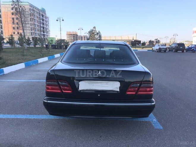 Mercedes E 220 2001, 325,000 km - 2.2 l - Sumqayıt