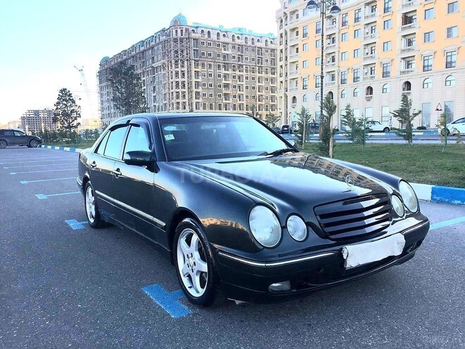 Mercedes E 220 2001, 325,000 km - 2.2 l - Sumqayıt