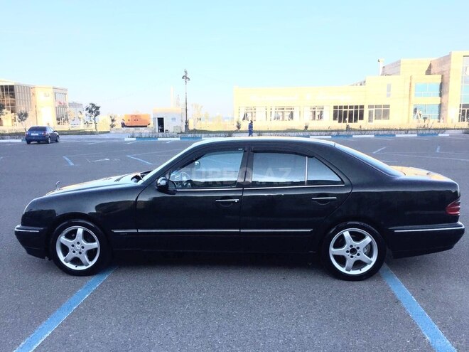 Mercedes E 220 2001, 325,000 km - 2.2 l - Sumqayıt