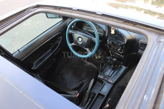 BMW 325 1991, 174,000 km - 2.5 l - Bakı
