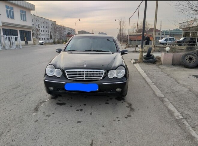 Mercedes C 240 2003, 137,000 km - 2.6 l - Mingəçevir