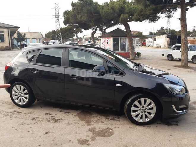Opel Astra 2012, 97,000 km - 1.4 l - Bakı