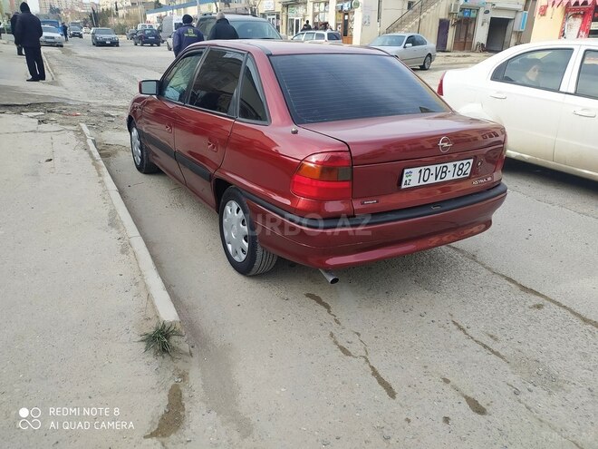 Opel Astra 1997, 414,000 km - 1.6 l - Qazax