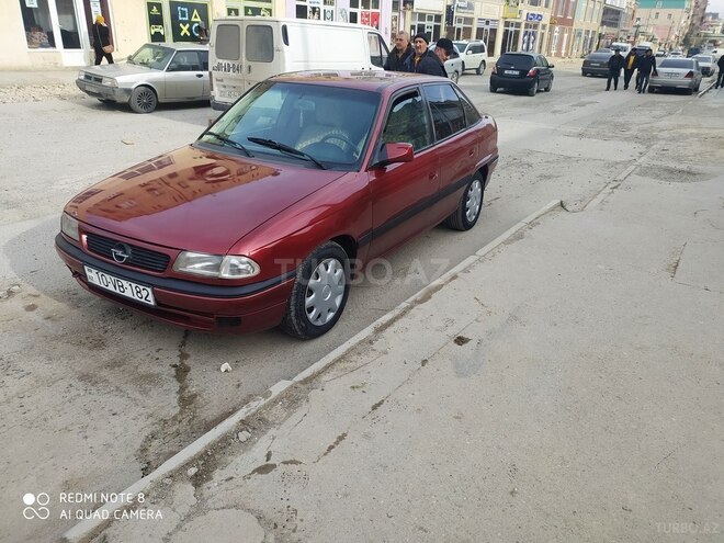 Opel Astra 1997, 414,000 km - 1.6 l - Qazax