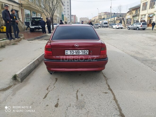 Opel Astra 1997, 414,000 km - 1.6 l - Qazax