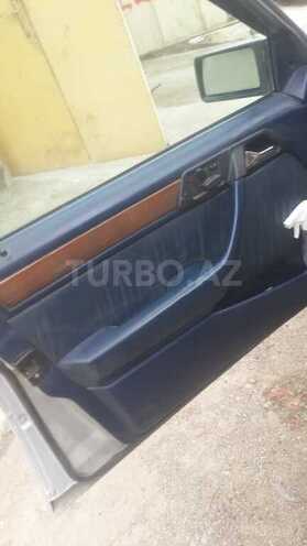 Mercedes E 260 1989, 325,085 km - 2.6 л - Sumqayıt