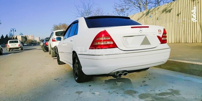 Mercedes C 240 2001, 221,000 km - 2.6 l - Bakı