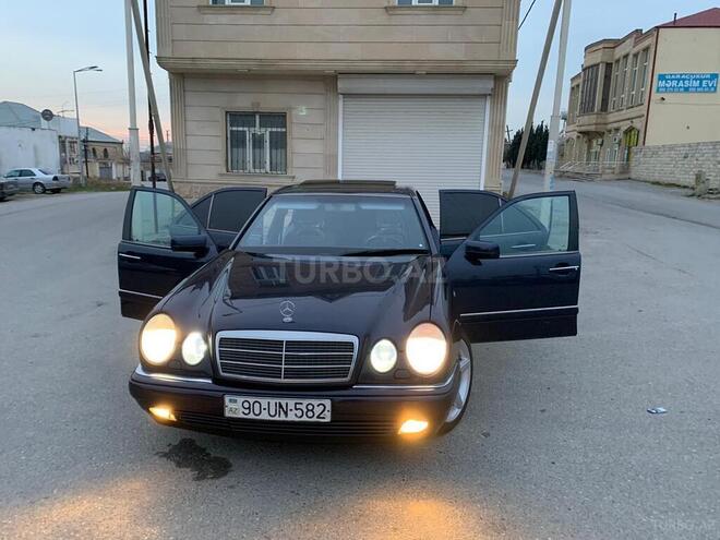 Mercedes E 240 1999, 404,000 km - 2.4 л - Bakı
