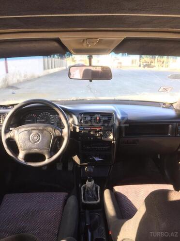 Opel Vectra 1993, 570,000 km - 1.6 l - Bakı