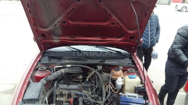 Volkswagen Polo 1995, 315,000 km - 1.5 л - Bakı