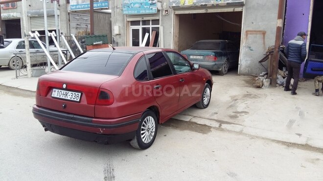 Volkswagen Polo 1995, 315,000 km - 1.5 л - Bakı