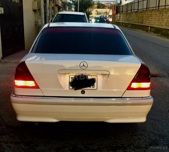 Mercedes C 240 2000, 245,600 km - 2.4 l - Bakı