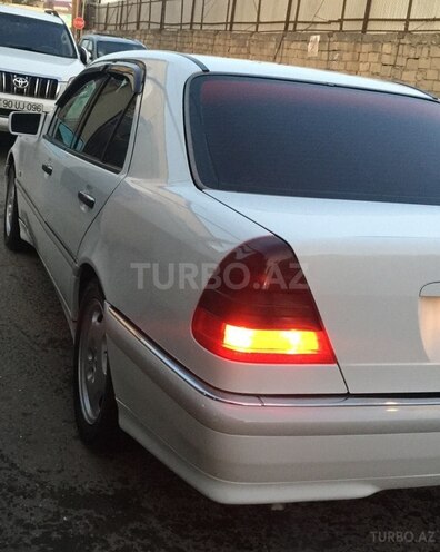 Mercedes C 240 2000, 245,600 km - 2.4 l - Bakı