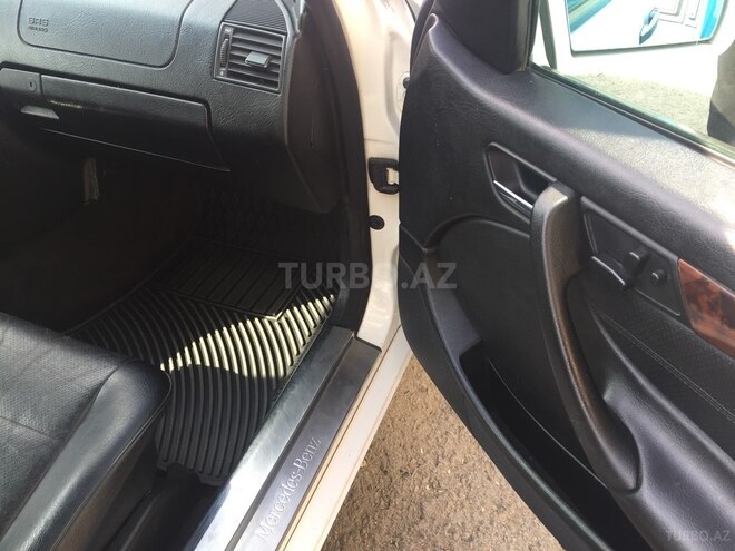 Mercedes C 240 2000, 245,600 km - 2.4 l - Bakı