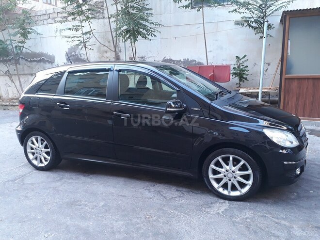 Mercedes B 180 2010, 99,900 km - 1.7 l - Bakı