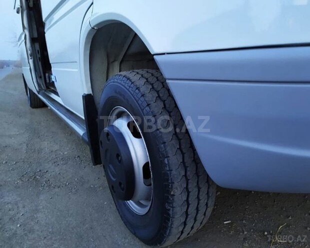 Mercedes Sprinter 412 1997, 157,000 km - 2.2 l - Qazax