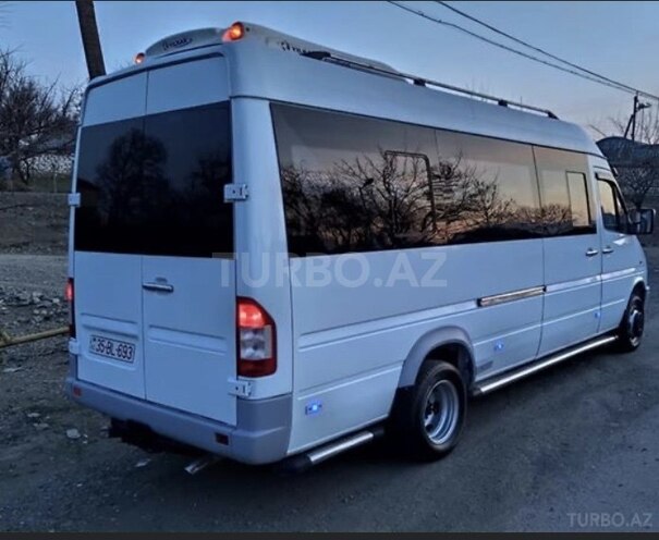 Mercedes Sprinter 412 1997, 157,000 km - 2.2 l - Qazax